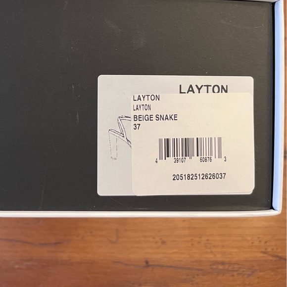 Gorgeous! Snake skin heels !!!! New in box never worn!!!! - Picture 2 of 11